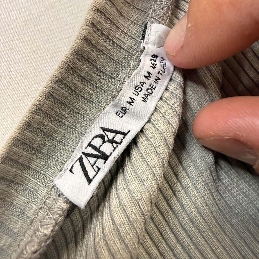 Zara Womens Grey Ribbed Long Sleeve Crop Top Exposed Seam Size Medium - Picture 5 of 7